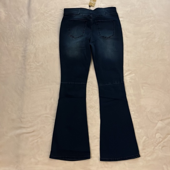 NWT Suzanne Betro flare pull-on jeans size 10 - Picture 3 of 7